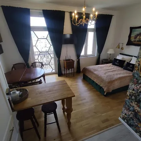 Palacowy Polonia Z Miejscem Parkingowym דירה