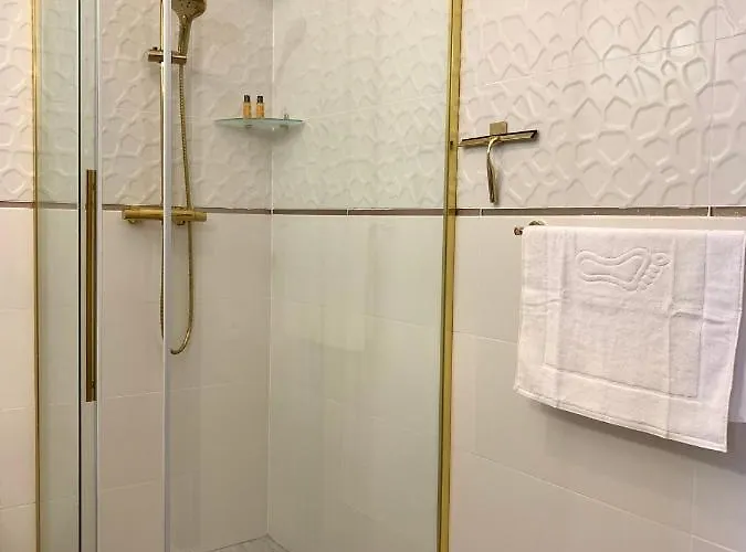 Palacowy Polonia Z Miejscem Parkingowym לודז'