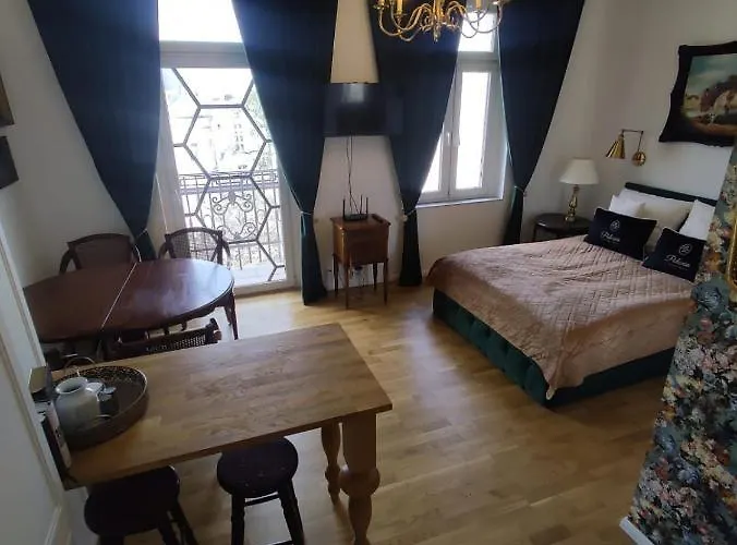 Palacowy Polonia Z Miejscem Parkingowym Apartment